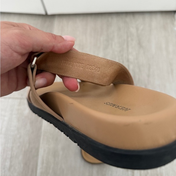Hermès Women's Chypre Neutral Beige Sandals Suede Sz 39 - Picture 5 of 12